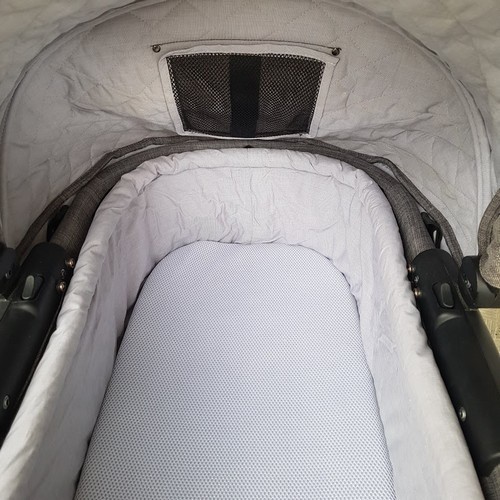 Mutsy EVO Farmer With Bassinet Inside